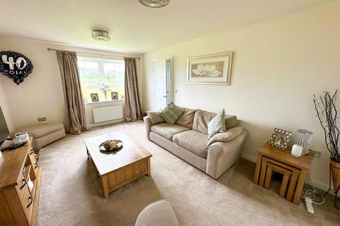 4 bedroom detached house for sale, Lampkin Chase, Silsden,