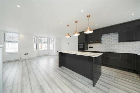 Flat B, 73 Pine Road, London, NW2 6SB