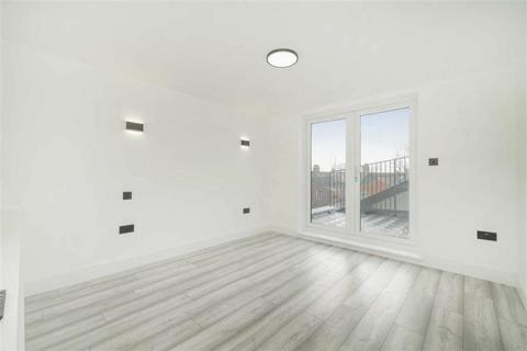 Flat B, 73 Pine Road, London, NW2 6SB