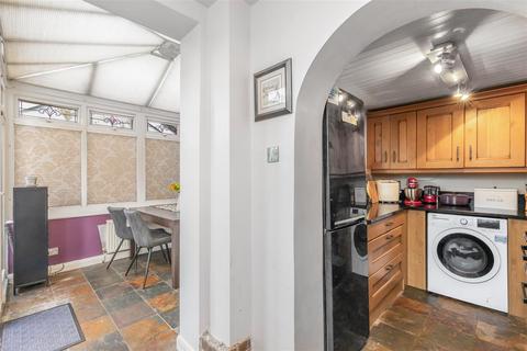 10 Spencers Road, Horsham, RH12 2JG