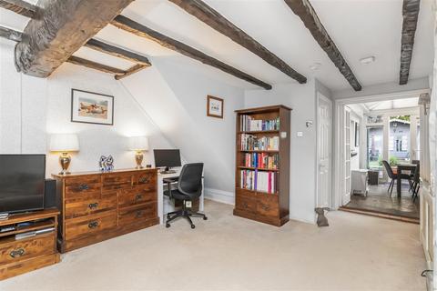 10 Spencers Road, Horsham, RH12 2JG