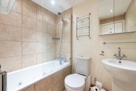 3 bedroom flat to rent, Holland Park Avenue, Holland Park, London, W11