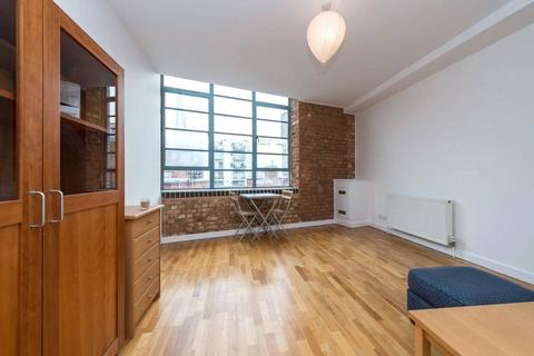 Studio to rent, Boss Street, Shad Thames, London, SE1