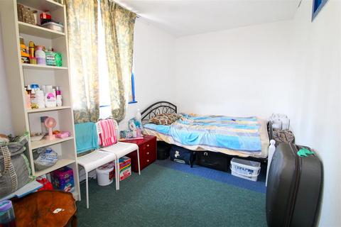 2 bedroom flat for sale, Homerton High Street, London