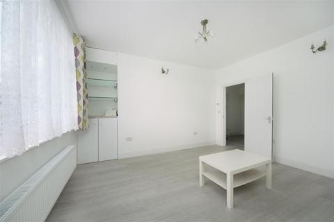 2 bedroom apartment to rent, Eagle Road, HA0