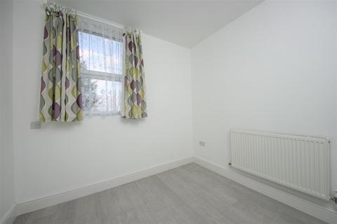 2 bedroom apartment to rent, Eagle Road, HA0