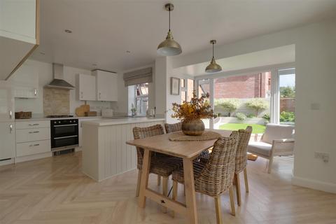 4 bedroom detached house for sale, Cheshire Crescent, Alsager