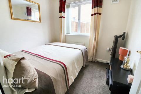 3 bedroom terraced house for sale, Cavalier Court, Woodfield Plantation, Doncaster