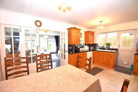 3 bedroom semi-detached house for sale, Clifton Road, Rochford