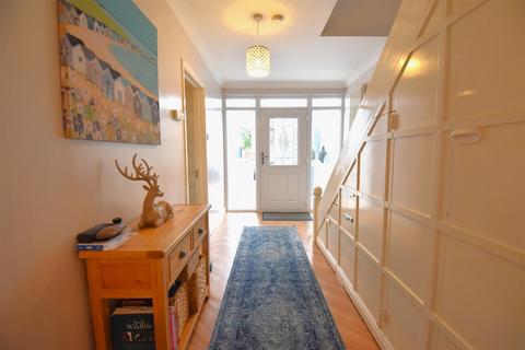 91 Clifton Road, Rochford, SS4 3HH