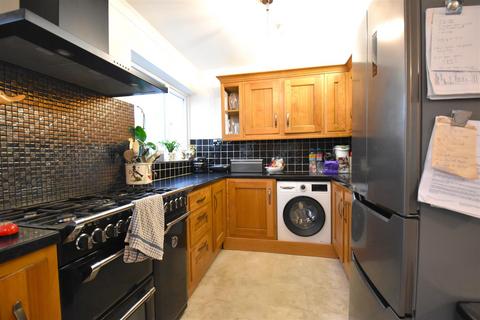 91 Clifton Road, Rochford, SS4 3HH