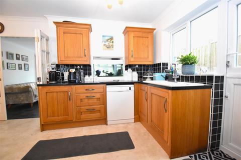 91 Clifton Road, Rochford, SS4 3HH