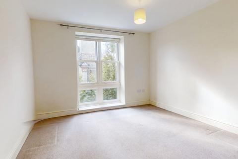 2 bedroom flat to rent, Chapman Way, Haywards Heath, RH16