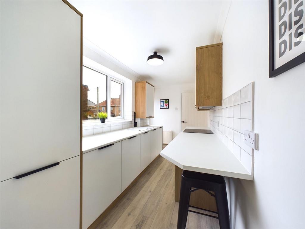 Kitchen 1.jpg