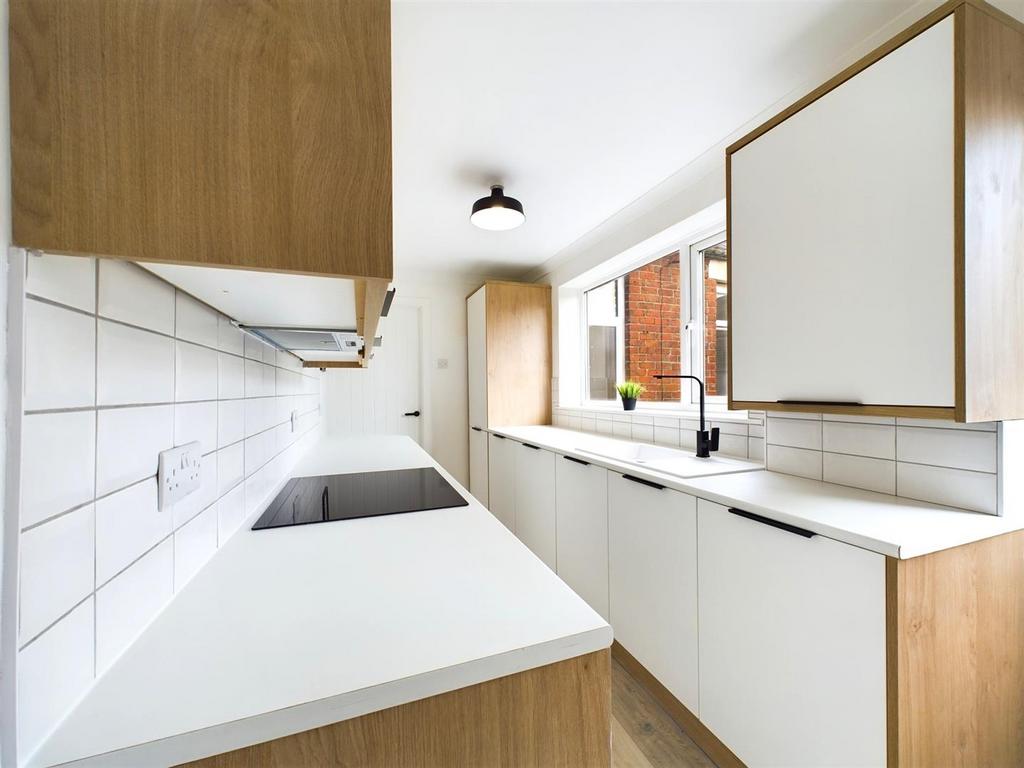 Kitchen 5.jpg