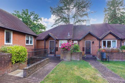 1 bedroom retirement property for sale, War Memorial Place, Henley-On-Thames RG9