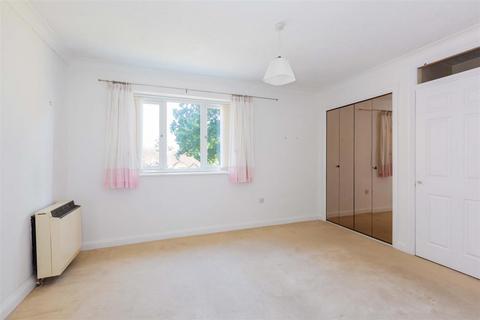 1 bedroom retirement property for sale, War Memorial Place, Henley-On-Thames RG9