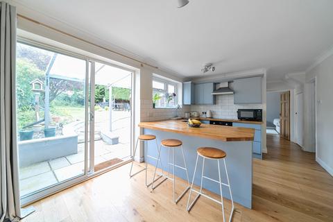 82 Cabell Road, Guildford, GU2 8JQ