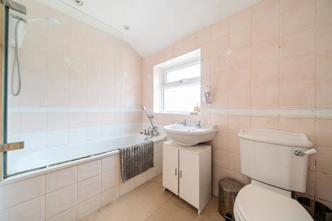 82 Cabell Road, Guildford, GU2 8JQ