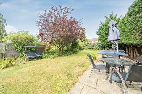 82 Cabell Road, Guildford, GU2 8JQ