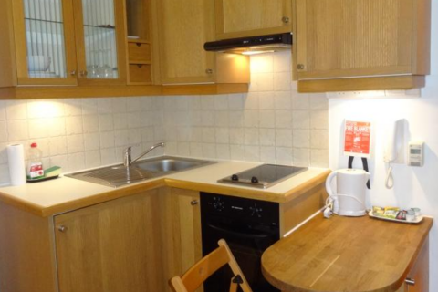 Studio to rent, Cartwright Gardens, Bloomsbury, London, WC1H