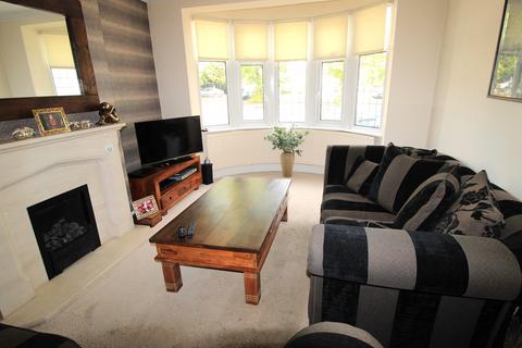 4 bedroom semi-detached house for sale, Upminster Road, Hornchurch RM12