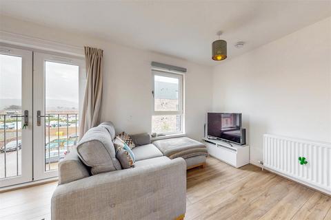 86 Kestrel Way, Perth, PH1 5FT