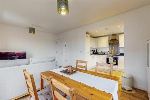 86 Kestrel Way, Perth, PH1 5FT