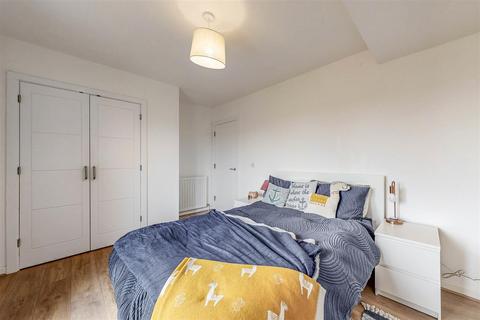 86 Kestrel Way, Perth, PH1 5FT