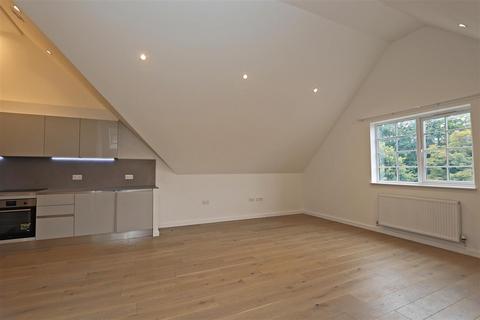 2 bedroom apartment to rent, Haling Park Road, South Croydon