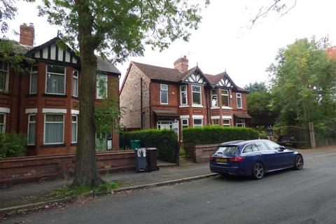 1 bedroom in a house share to rent, Old Hall Lane, Manchester M19