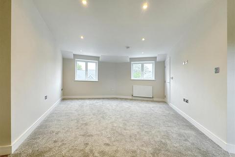 1 bedroom flat for sale, Medstead Village, Alton