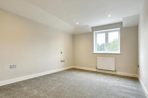 1 bedroom flat for sale, Medstead Village, Alton