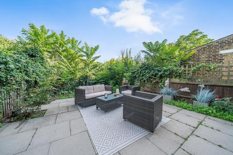 1 bedroom flat for sale, Strathblaine Road, Battersea