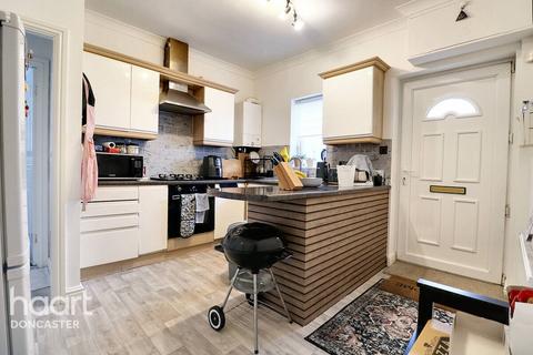 1 bedroom flat for sale, St Helens Road, Belle Vue, Doncaster