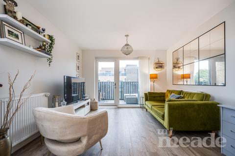 1 bedroom flat for sale, Merriam Close, Highams Park, E4