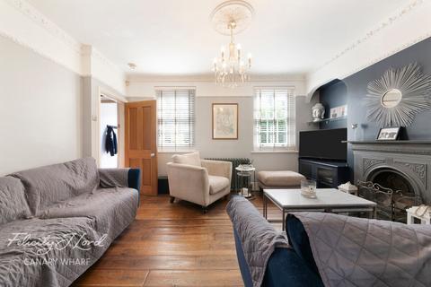 30 Parsonage Street, London, E14 3DB