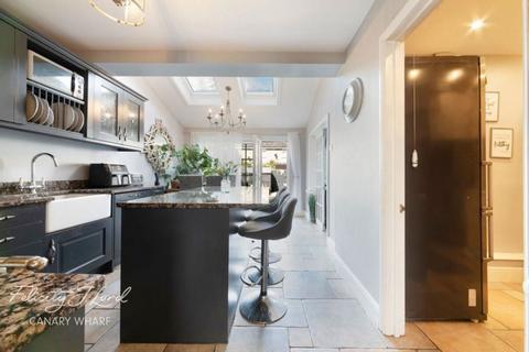 30 Parsonage Street, London, E14 3DB