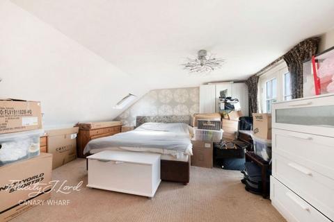 30 Parsonage Street, London, E14 3DB