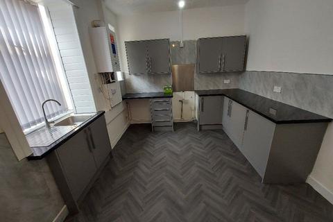 2 bedroom terraced house to rent, Cardinal Street, Burnley BB10