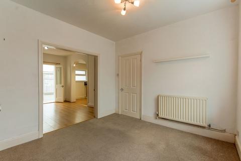 2 bedroom terraced house to rent, Alexandra Road, Yeovil