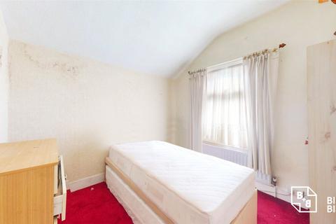 69 Dalmally Road, Croydon, CR0 6LY