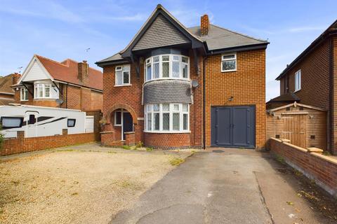 4 bedroom detached house for sale, Estcourt Road, Gloucester