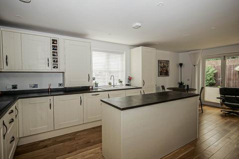 16 Boundary Oaks, Capel St Mary, Ipswich, IP9 2FL