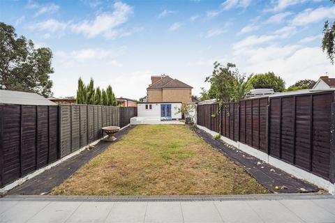 3 bedroom semi-detached house to rent, Gander Green Lane, Cheam, Sutton