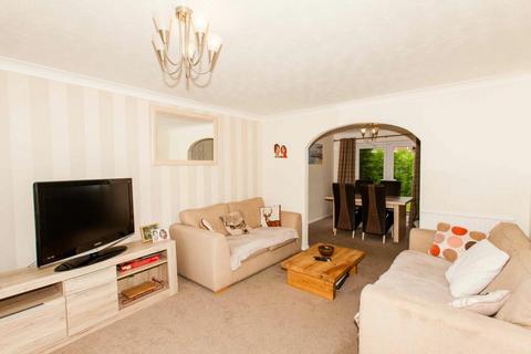 18 Barton Crescent, Chesterfield, S40 4UH