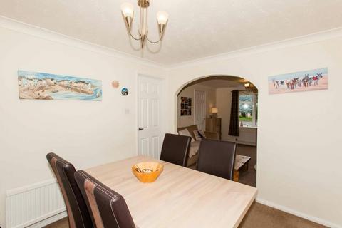 18 Barton Crescent, Chesterfield, S40 4UH