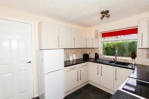 18 Barton Crescent, Chesterfield, S40 4UH