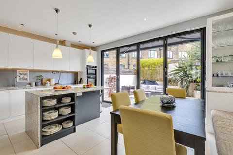 4 bedroom terraced house for sale, Filmer Road, London