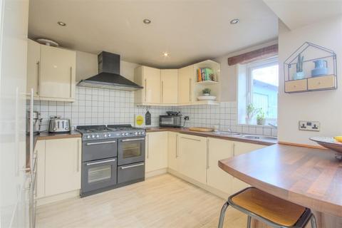 10 School Lane, Earby, Barnoldswick, BB18 6QF